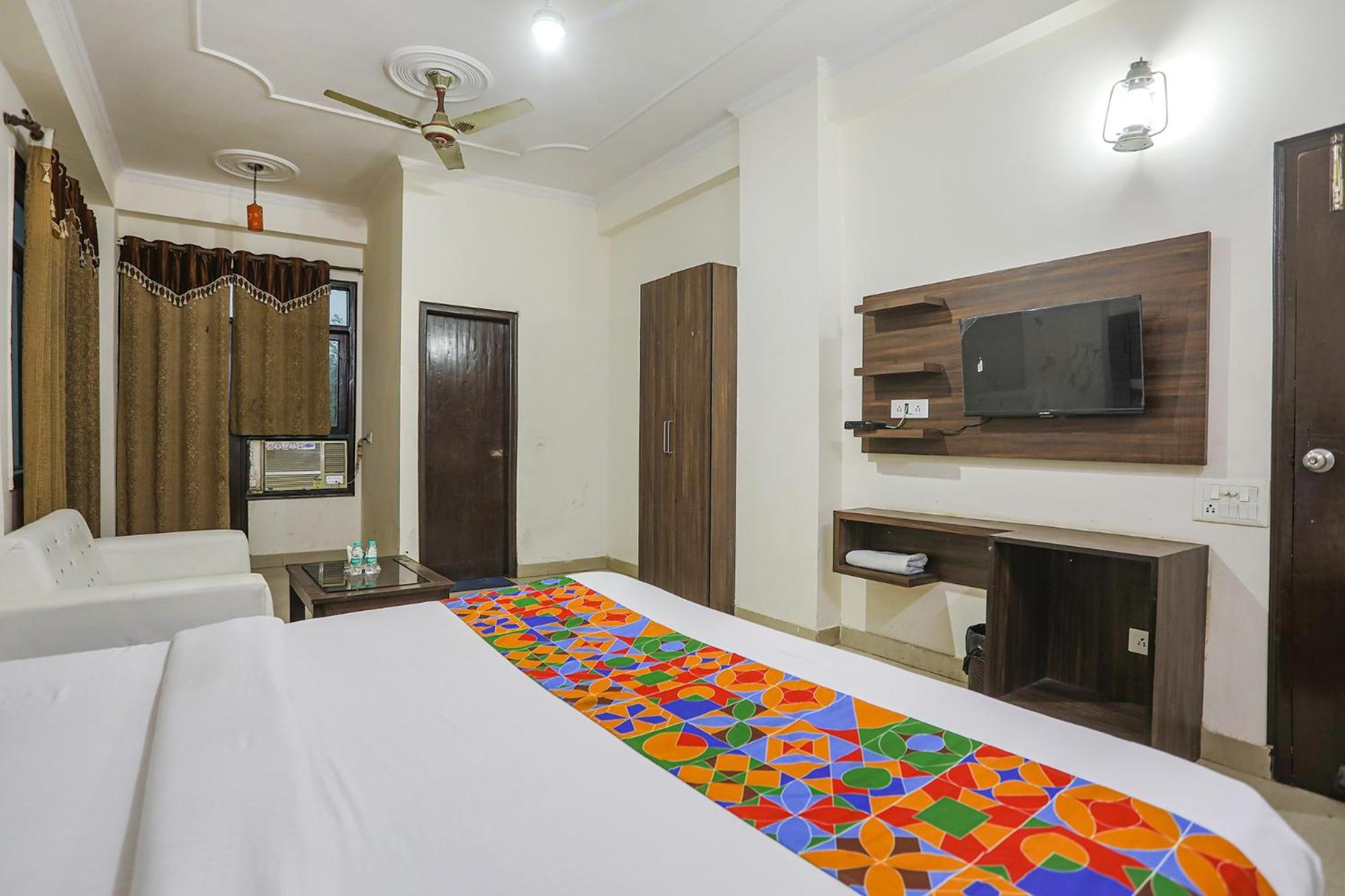 Fabhotel Corporate Stay Noida Exterior photo